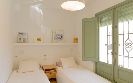 Bedroom 2: twin bedds